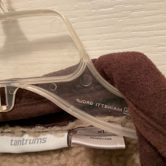 Xl brown suede like with Sherpa like interior zip up vest - Picture 5 of 6